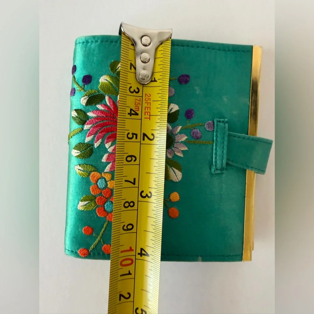Vintage‎ HATO HASI Embroidered Women's Green Silk Bi-Fold Wallet